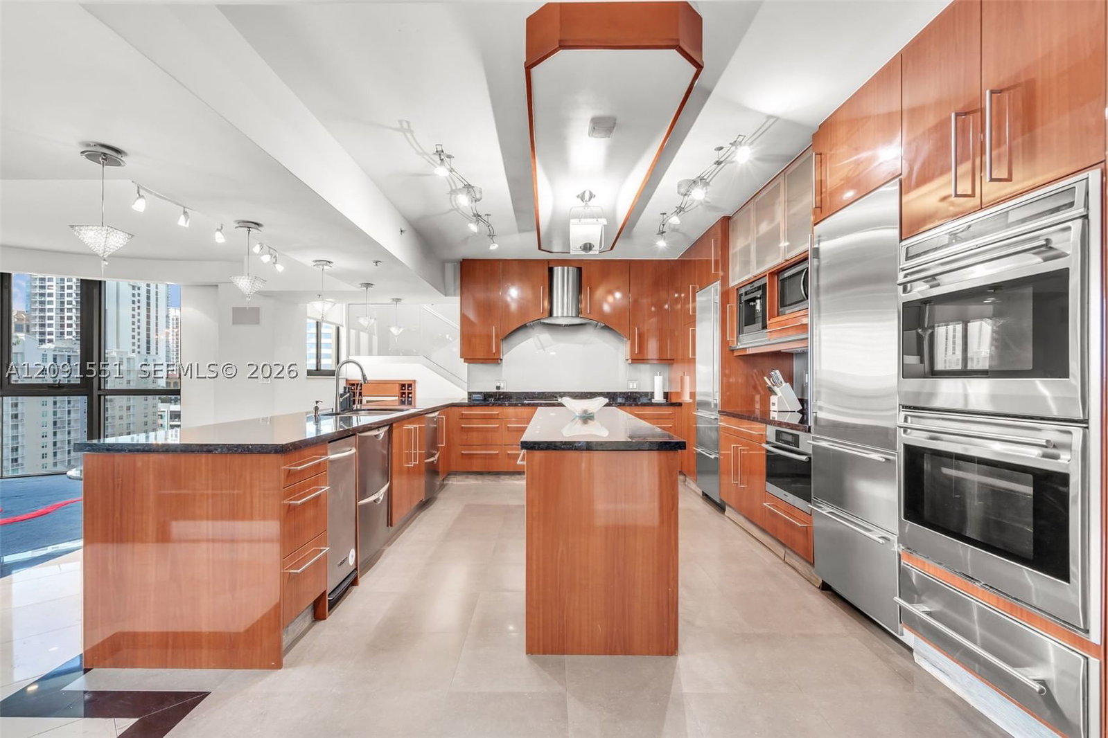 Real estate property located at 100 Federal Hwy #1, Broward, Waverly At Las Olas Condo, Fort Lauderdale, FL