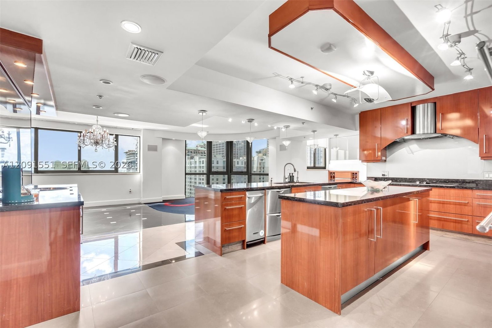 Real estate property located at 100 Federal Hwy #1, Broward, Waverly At Las Olas Condo, Fort Lauderdale, FL