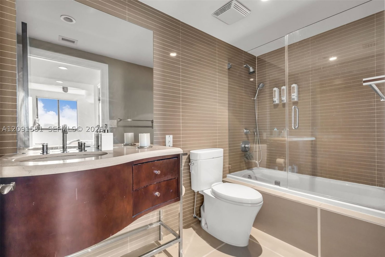 Real estate property located at 100 Federal Hwy #1, Broward, Waverly At Las Olas Condo, Fort Lauderdale, FL