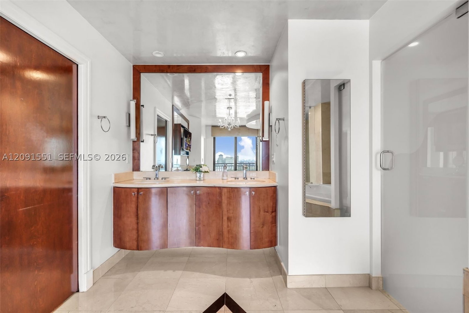 Real estate property located at 100 Federal Hwy #1, Broward, Waverly At Las Olas Condo, Fort Lauderdale, FL