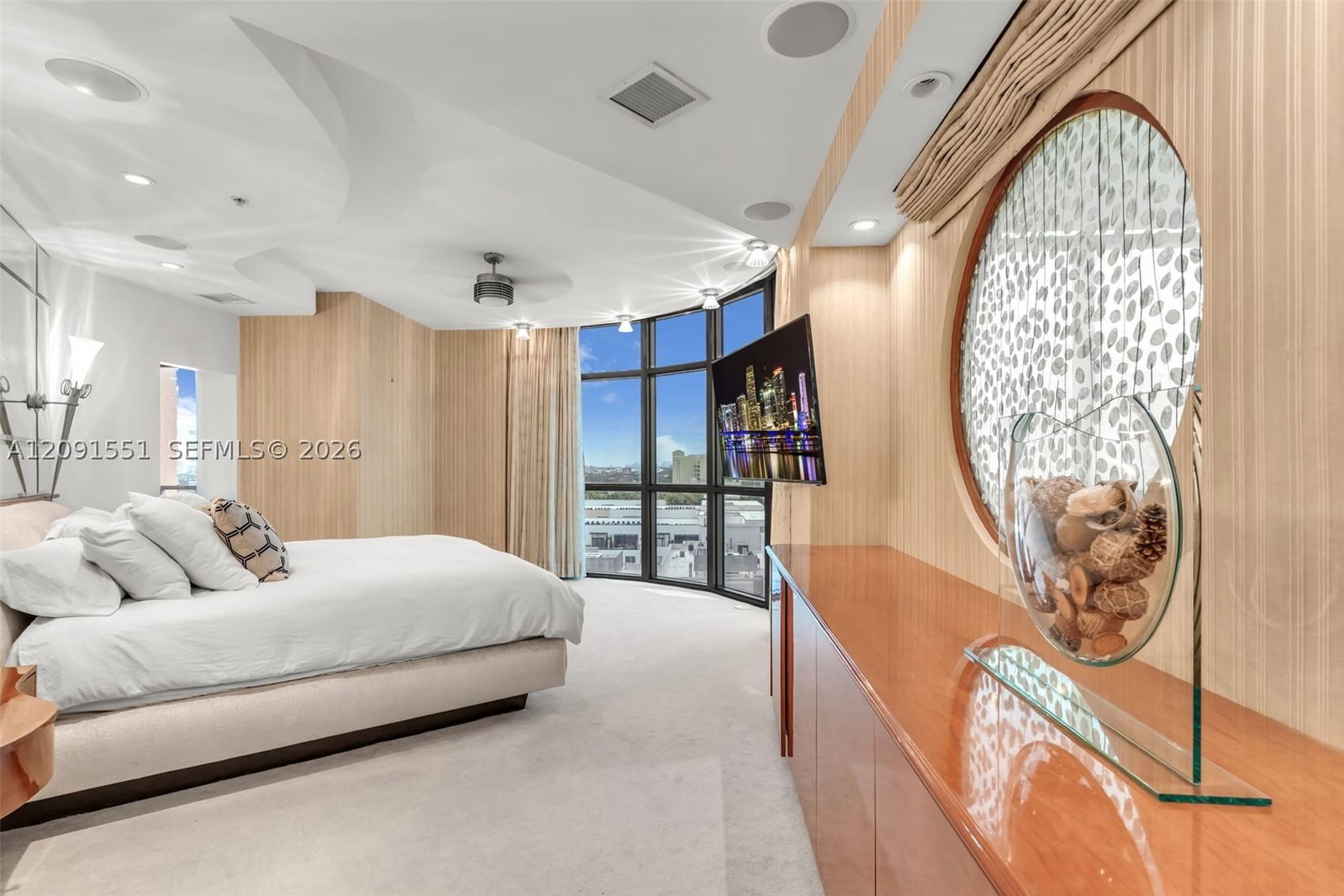 Real estate property located at 100 Federal Hwy #1, Broward, Waverly At Las Olas Condo, Fort Lauderdale, FL