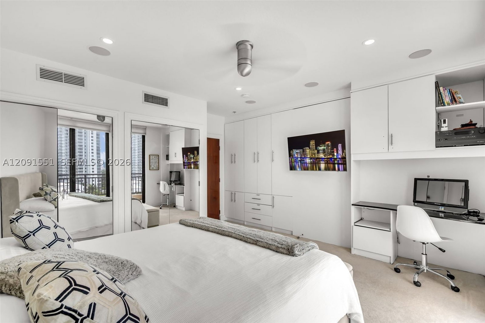 Real estate property located at 100 Federal Hwy #1, Broward, Waverly At Las Olas Condo, Fort Lauderdale, FL