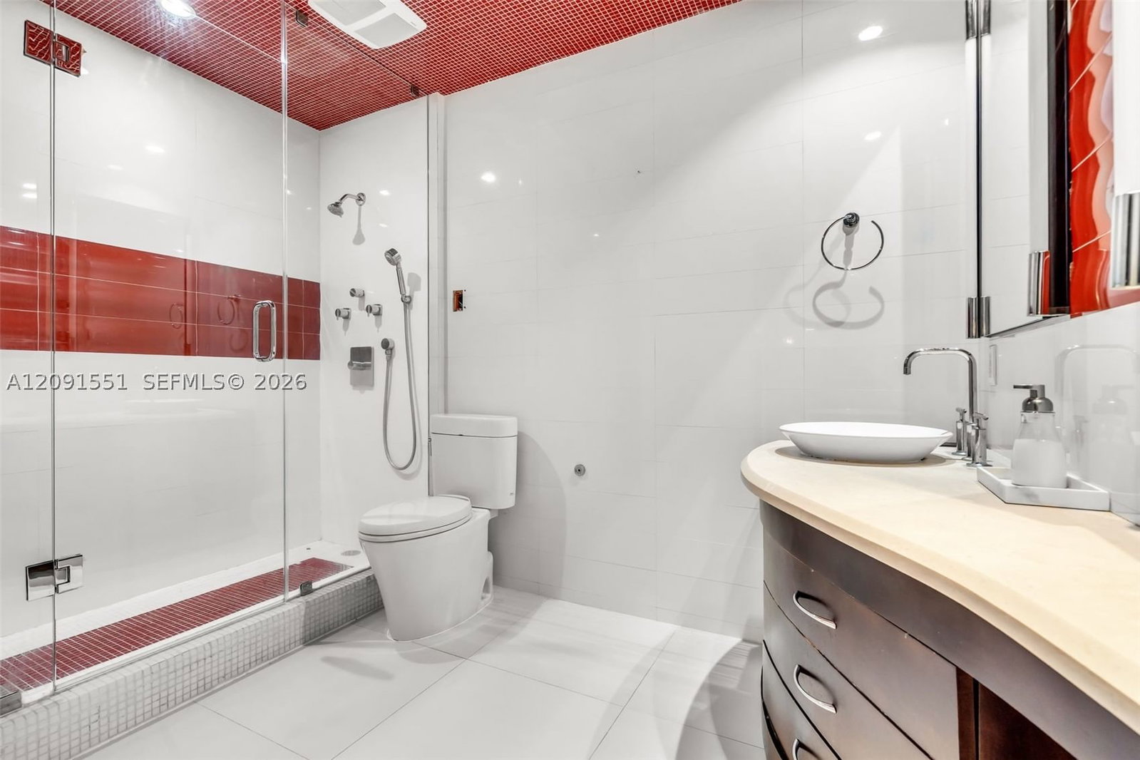 Real estate property located at 100 Federal Hwy #1, Broward, Waverly At Las Olas Condo, Fort Lauderdale, FL