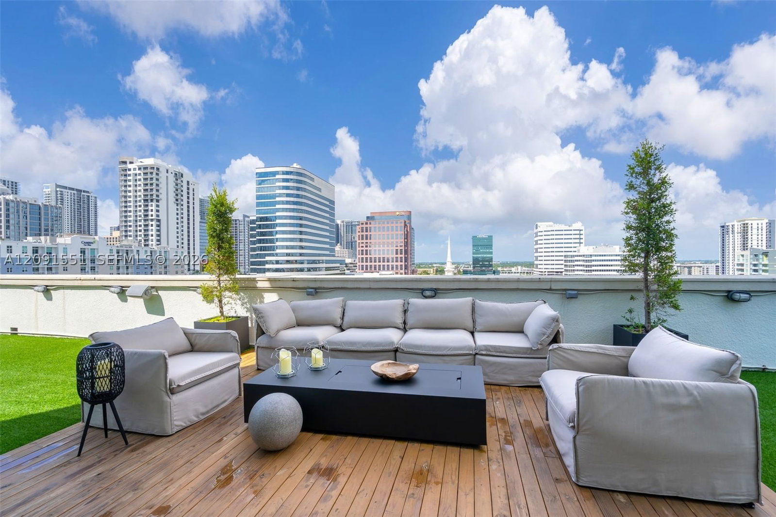 Real estate property located at 100 Federal Hwy #1, Broward, Waverly At Las Olas Condo, Fort Lauderdale, FL