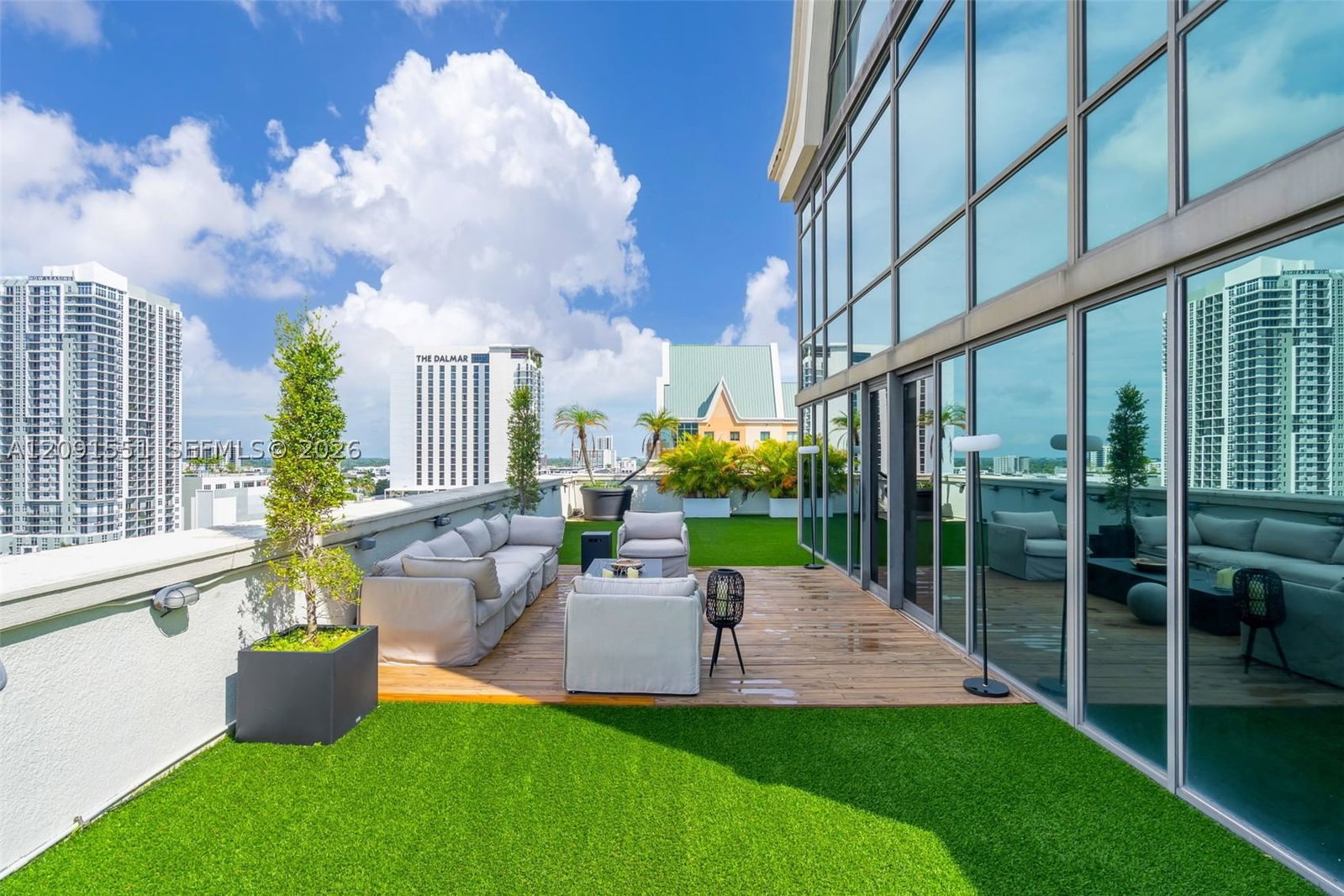 Real estate property located at 100 Federal Hwy #1, Broward, Waverly At Las Olas Condo, Fort Lauderdale, FL