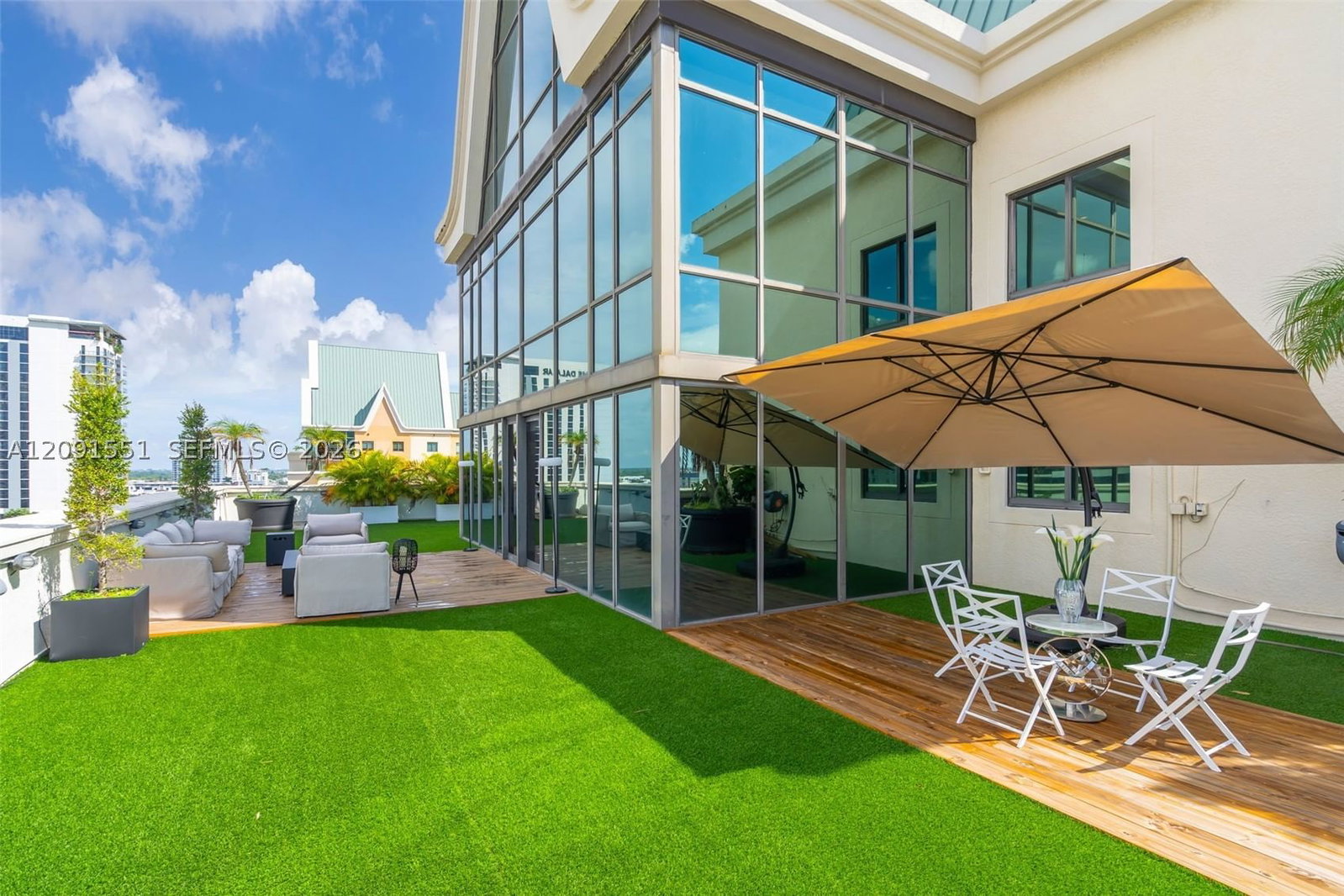 Real estate property located at 100 Federal Hwy #1, Broward, Waverly At Las Olas Condo, Fort Lauderdale, FL