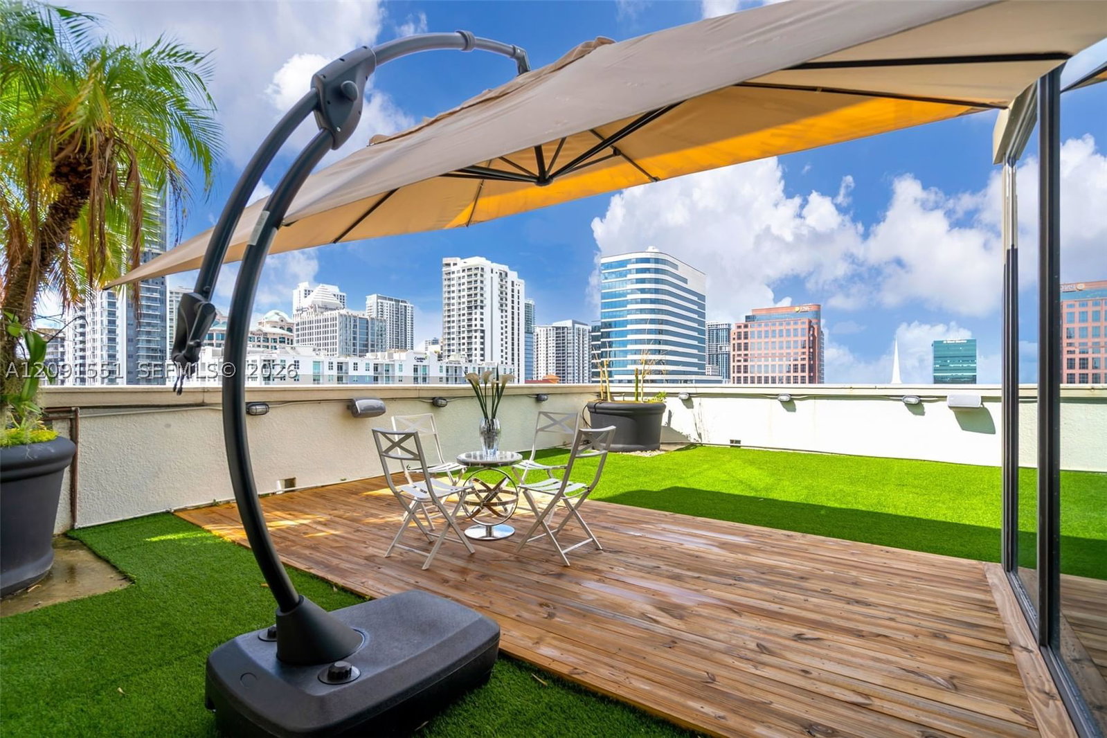 Real estate property located at 100 Federal Hwy #1, Broward, Waverly At Las Olas Condo, Fort Lauderdale, FL
