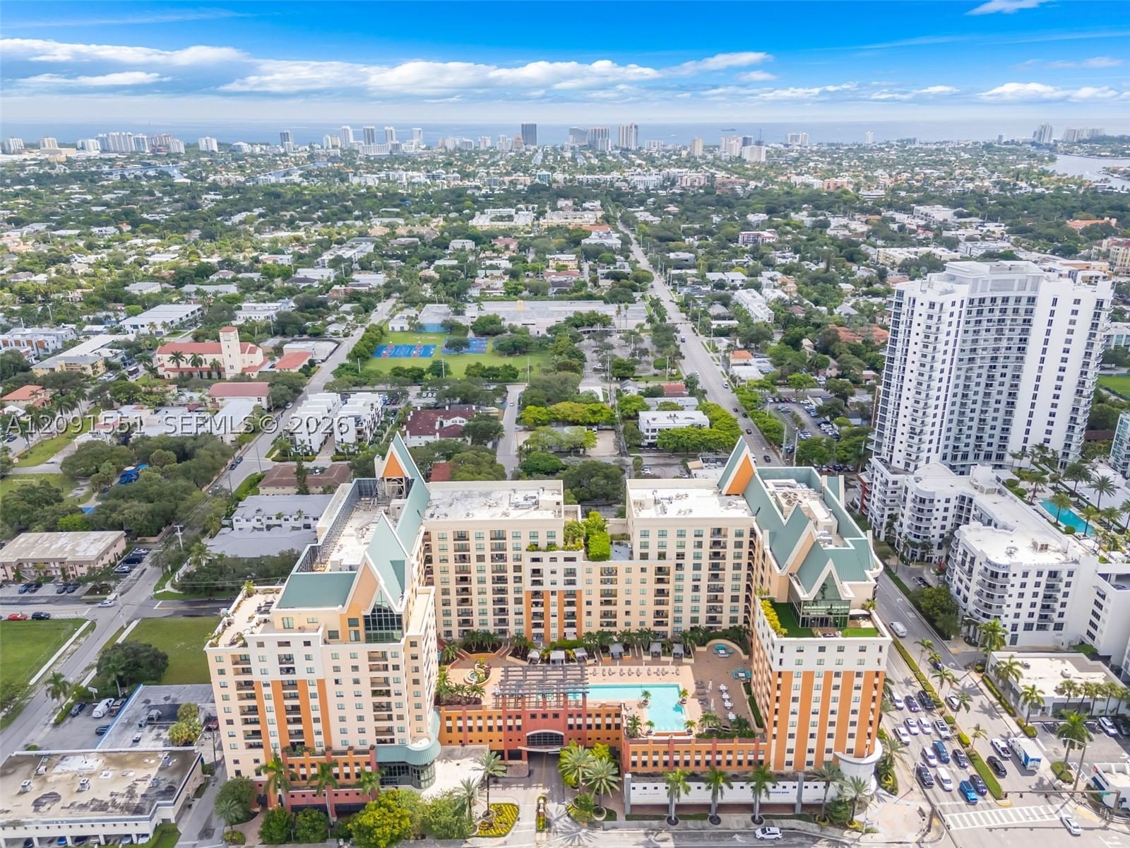 Real estate property located at 100 Federal Hwy #1, Broward, Waverly At Las Olas Condo, Fort Lauderdale, FL
