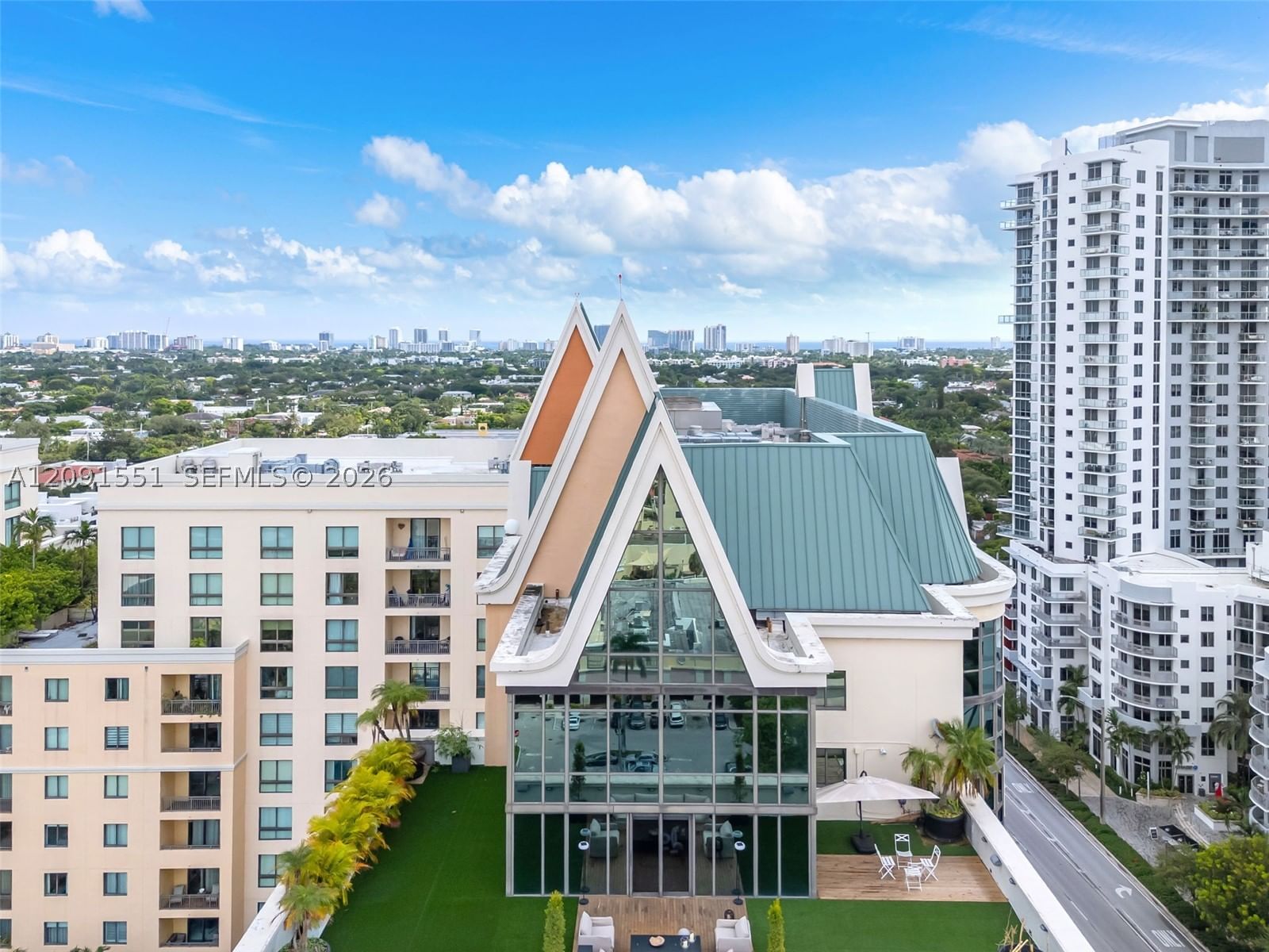 Real estate property located at 100 Federal Hwy #1, Broward, Waverly At Las Olas Condo, Fort Lauderdale, FL