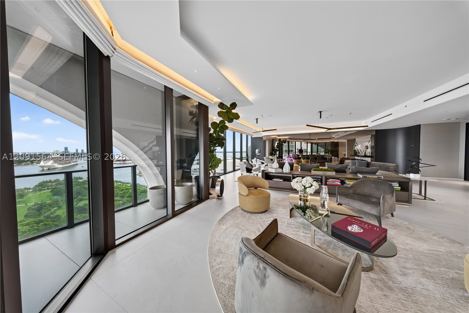 Real estate property located at 1000 Biscayne Blvd #2202, Miami-dade, One Thousand Museum Condo, Miami, FL
