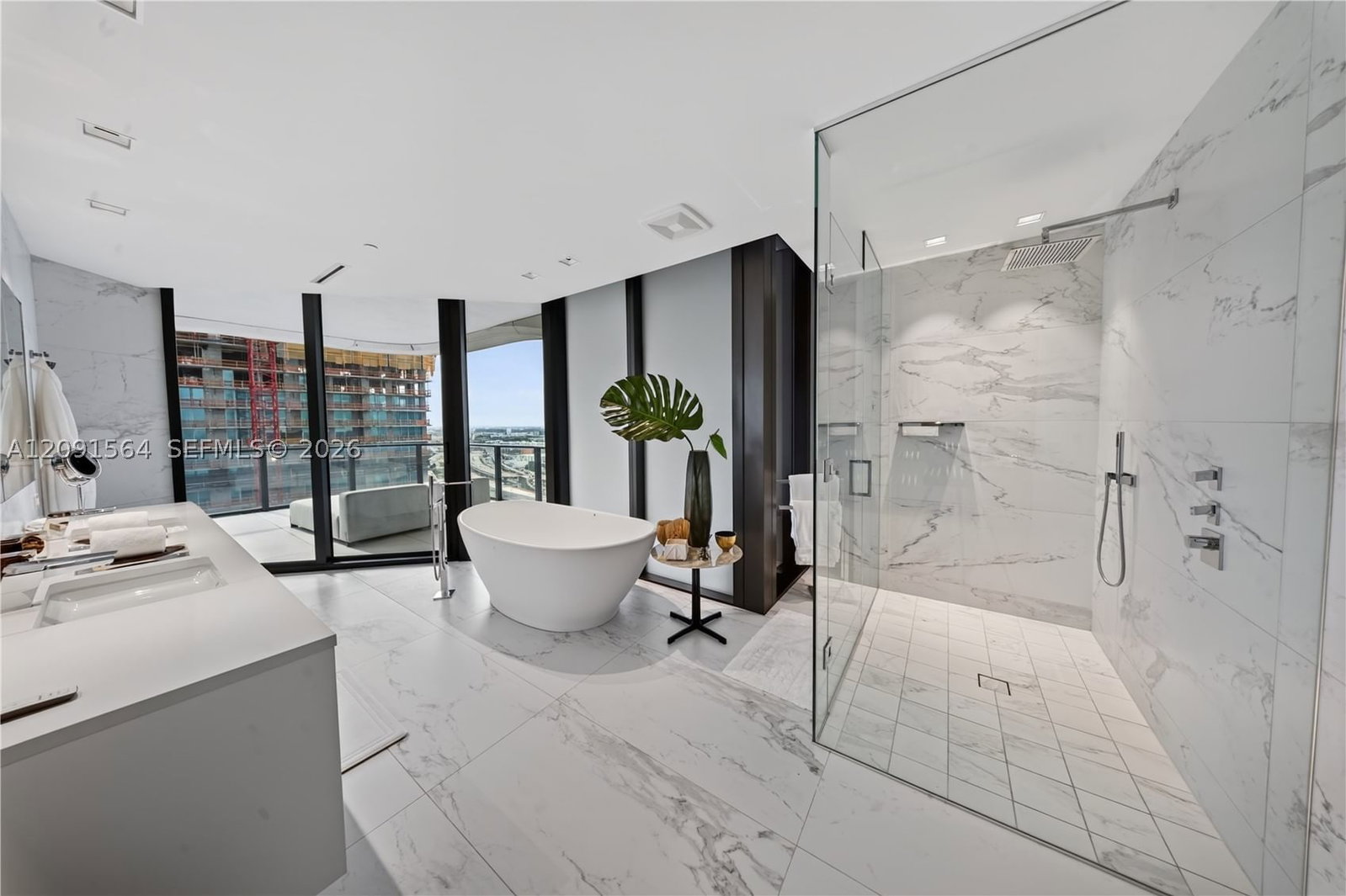 Real estate property located at 1000 Biscayne Blvd #2202, Miami-dade, One Thousand Museum Condo, Miami, FL