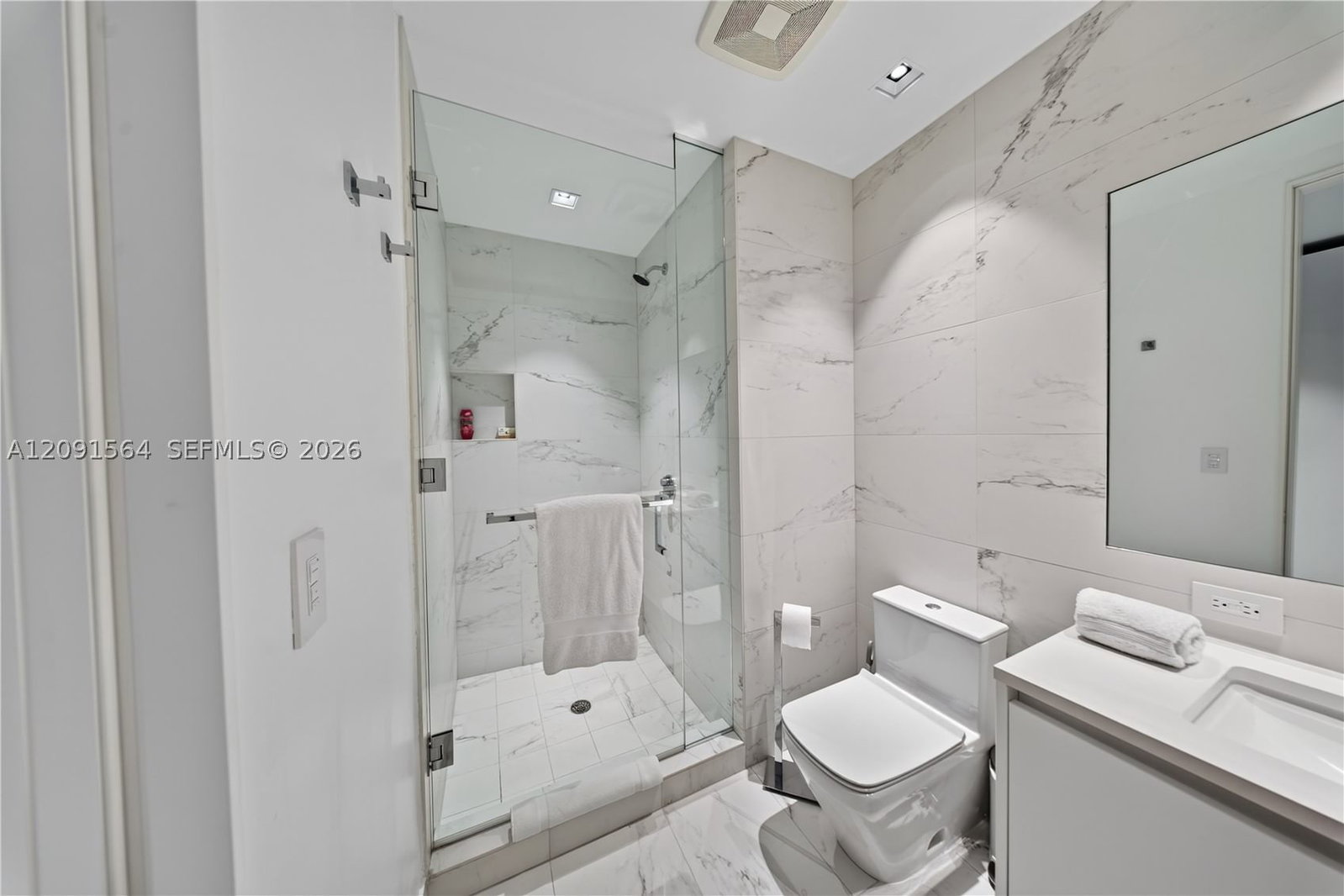 Real estate property located at 1000 Biscayne Blvd #2202, Miami-dade, One Thousand Museum Condo, Miami, FL