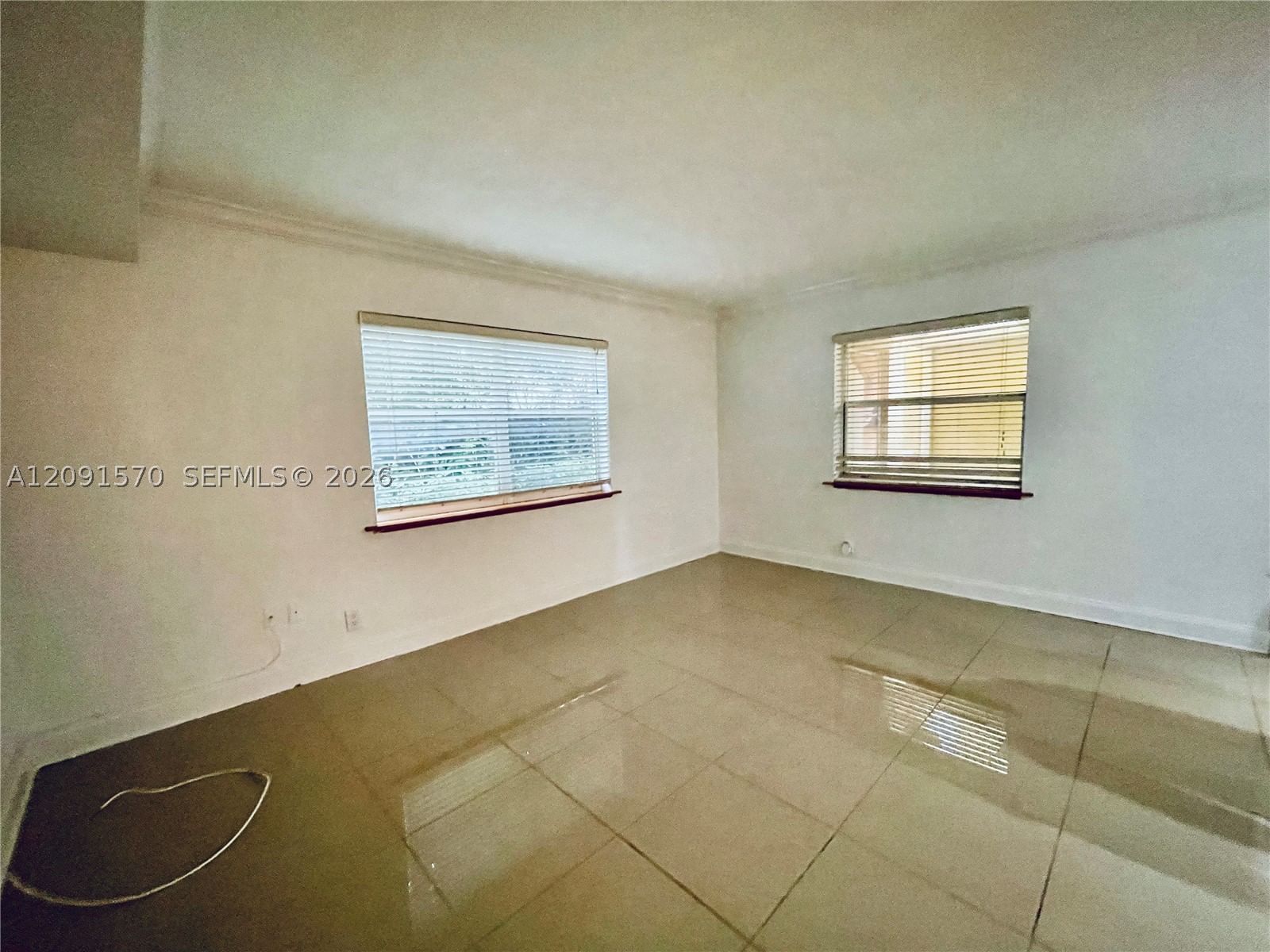 Real estate property located at 811 14th Pl #4, Broward, Middle River Manor Condo, Fort Lauderdale, FL