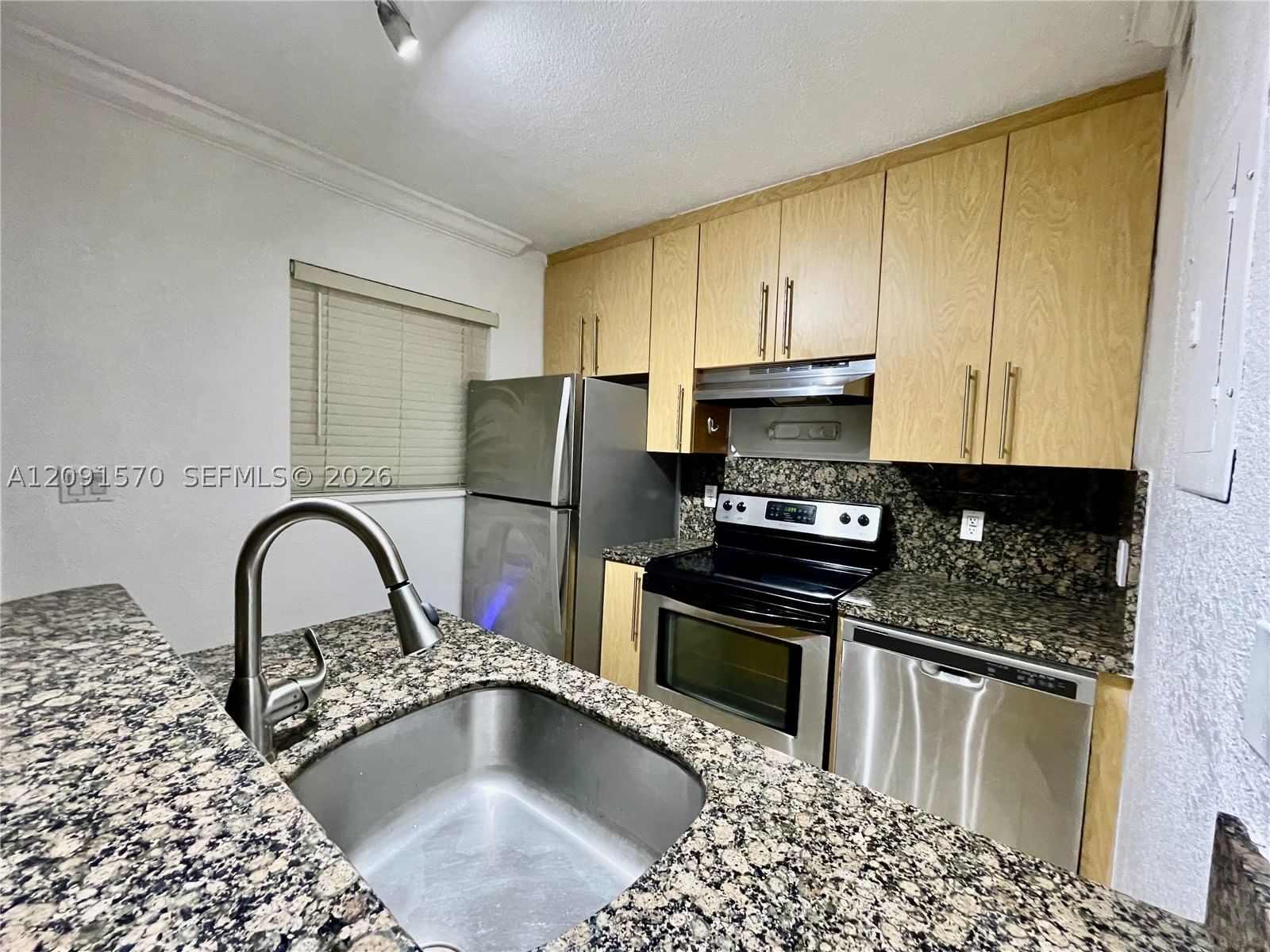 Real estate property located at 811 14th Pl #4, Broward, Middle River Manor Condo, Fort Lauderdale, FL