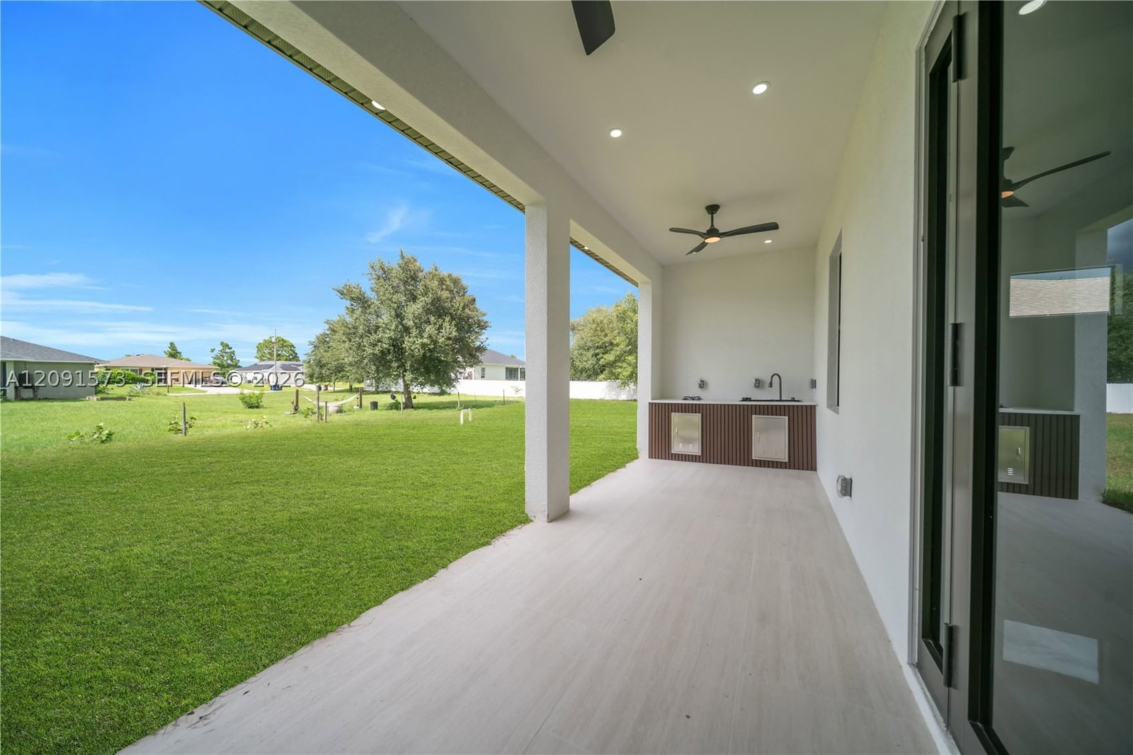 Real estate property located at 3304 18 St SW, Lee, Lehigh Acres, Lehigh Acres, FL