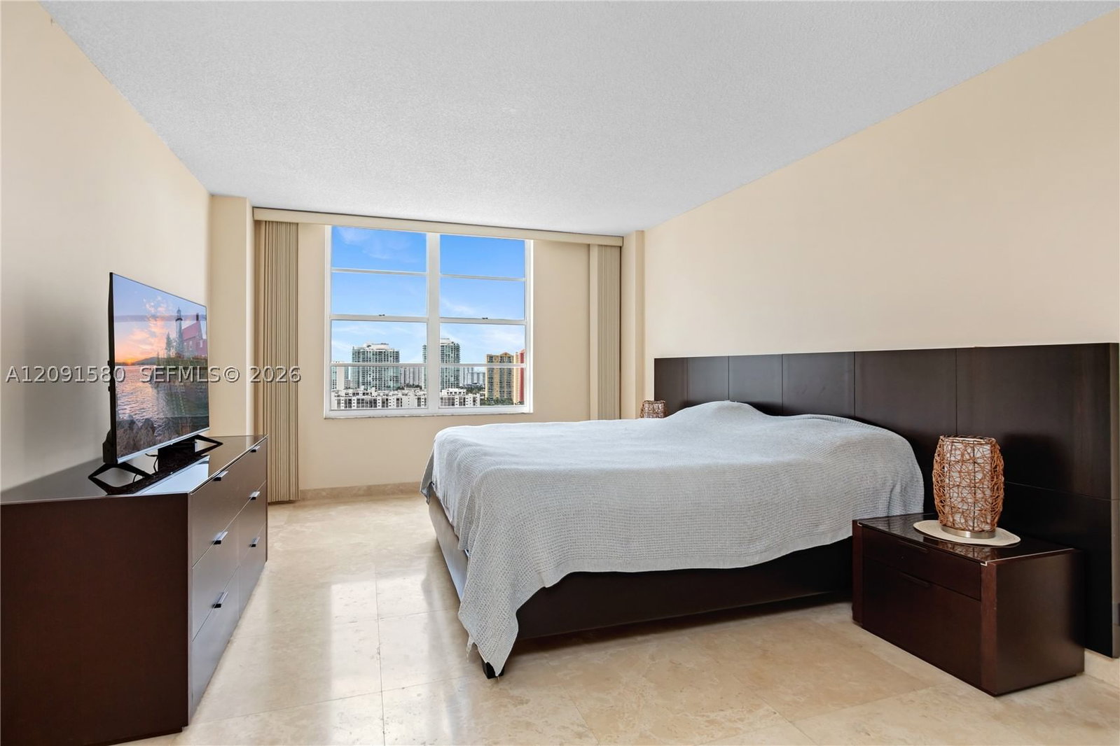 Real estate property located at 231 174th St #2106, Miami-dade, Winston Towers 400 Condo, Sunny Isles Beach, FL