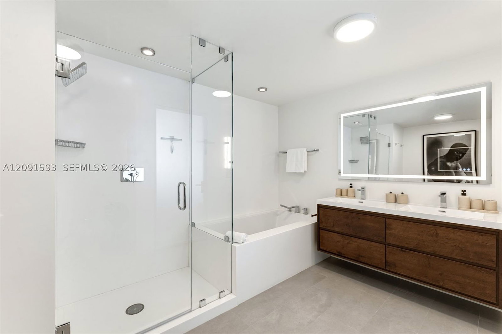 Real estate property located at 6799 Collins Ave LPH02, Miami-dade, South Carillon Beach Cond, Miami Beach, FL