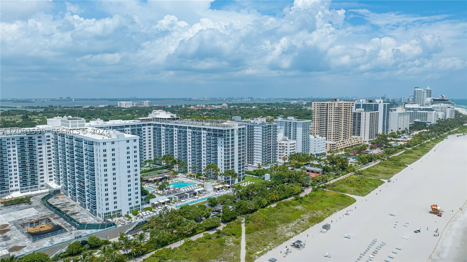 Real estate property located at 2301 Collins Ave #318, Miami-dade, Roney Palace Condo, Miami Beach, FL
