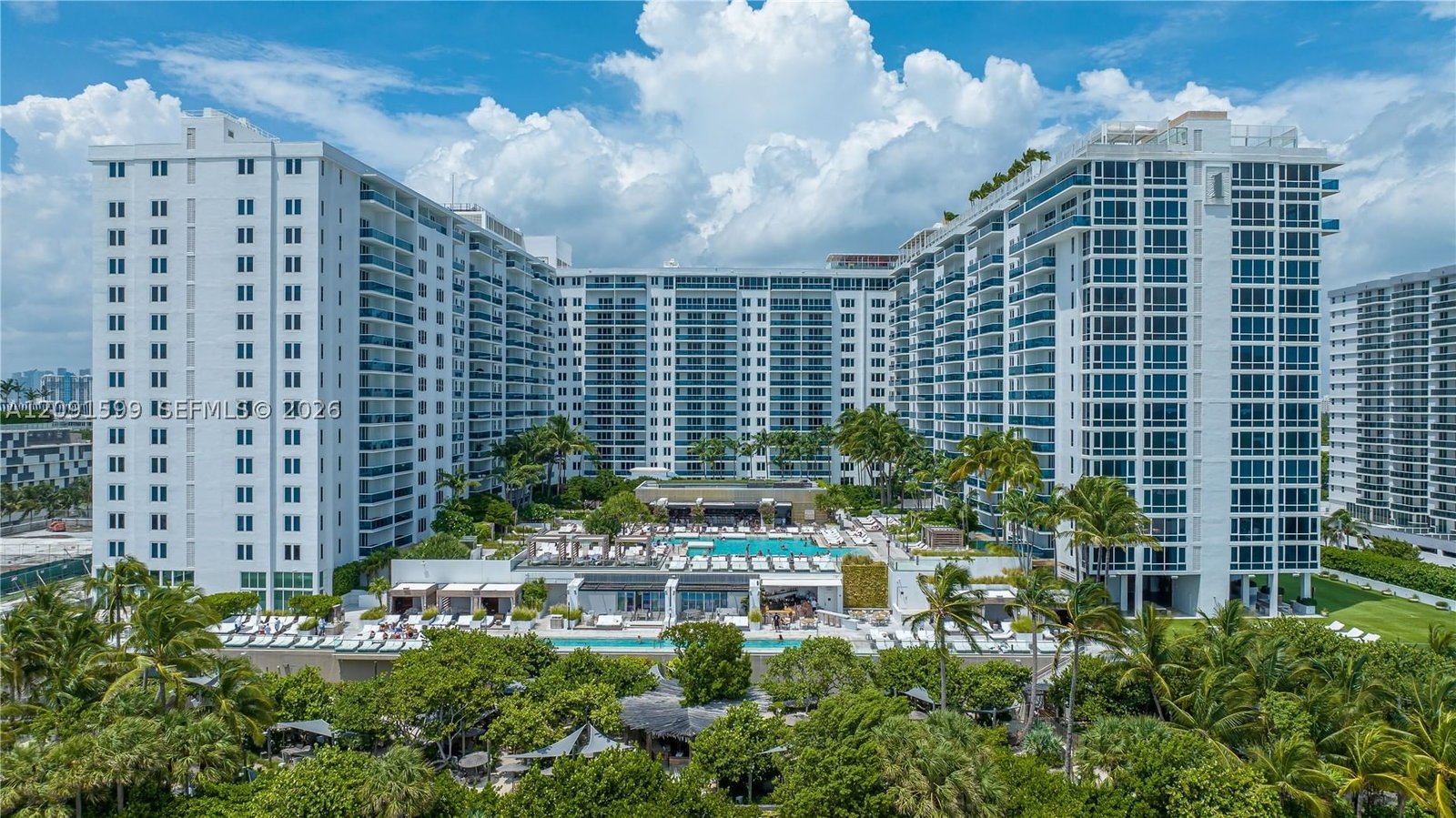 Real estate property located at 2301 Collins Ave #318, Miami-dade, Roney Palace Condo, Miami Beach, FL