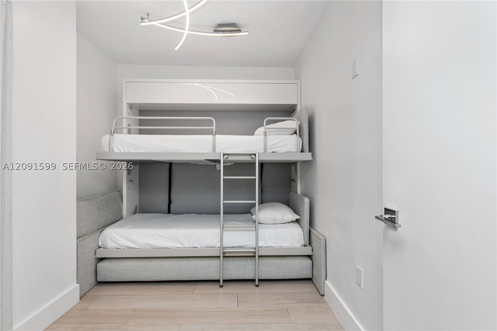 Real estate property located at 2301 Collins Ave #318, Miami-dade, Roney Palace Condo, Miami Beach, FL
