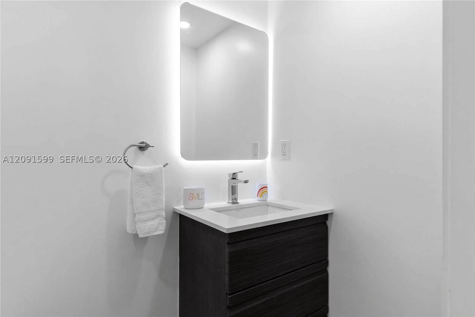 Real estate property located at 2301 Collins Ave #318, Miami-dade, Roney Palace Condo, Miami Beach, FL