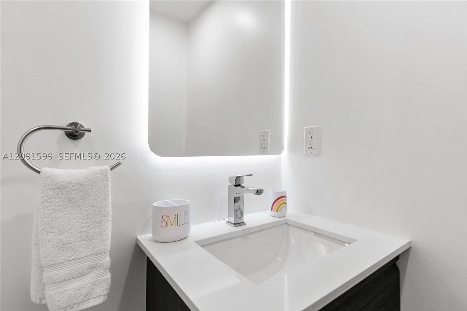 Real estate property located at 2301 Collins Ave #318, Miami-dade, Roney Palace Condo, Miami Beach, FL