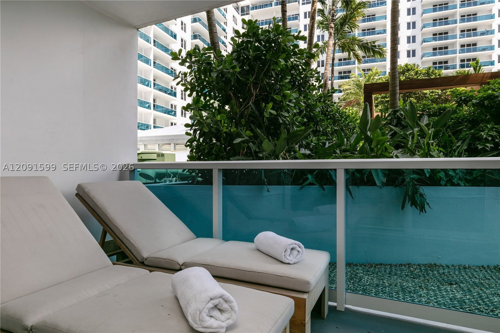 Real estate property located at 2301 Collins Ave #318, Miami-dade, Roney Palace Condo, Miami Beach, FL