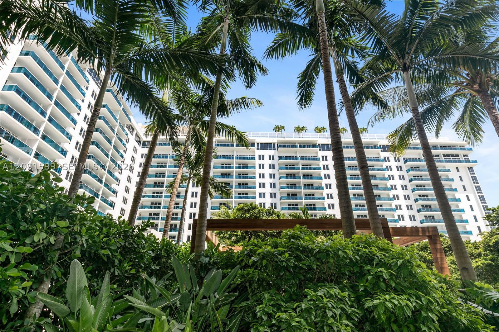 Real estate property located at 2301 Collins Ave #318, Miami-dade, Roney Palace Condo, Miami Beach, FL