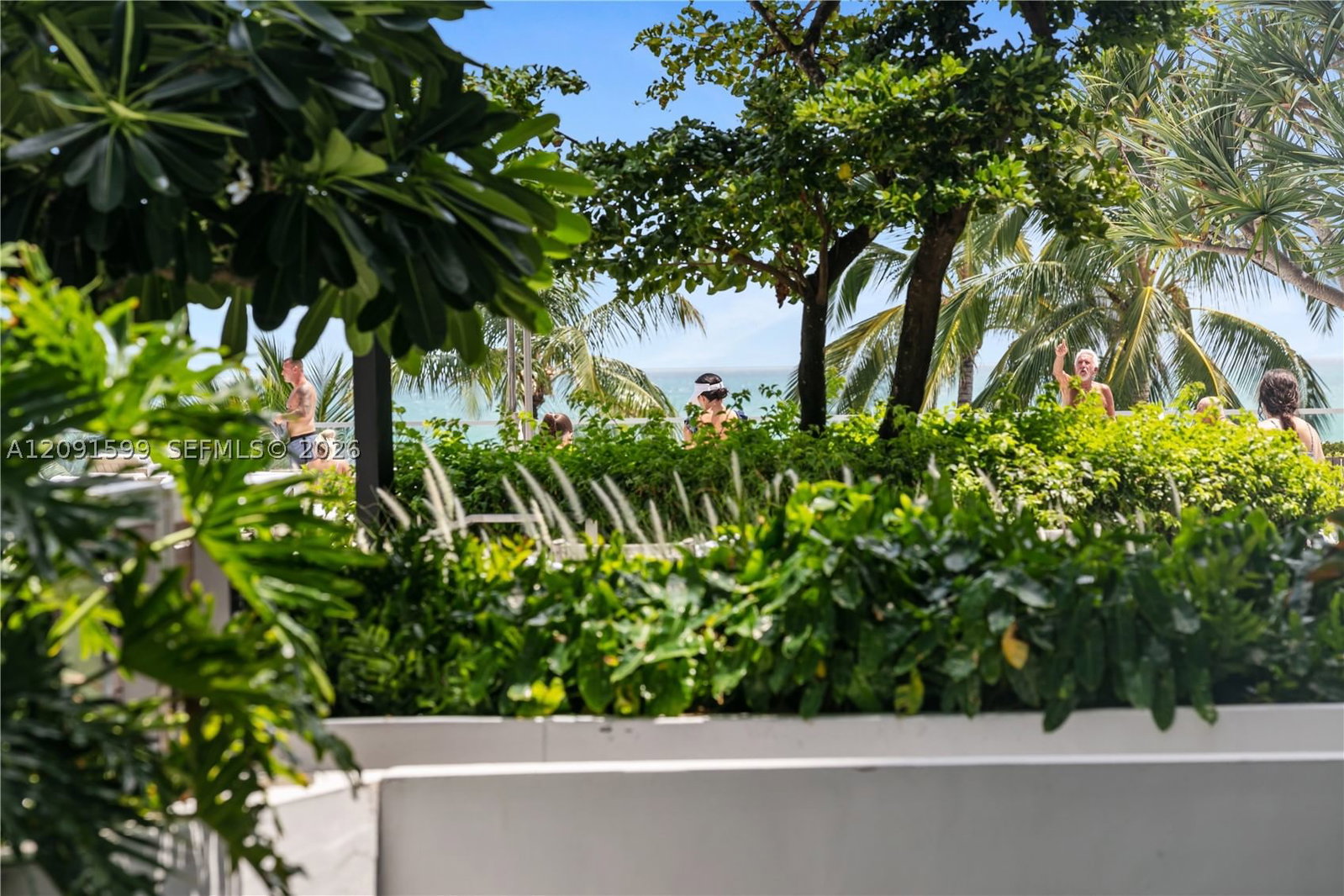 Real estate property located at 2301 Collins Ave #318, Miami-dade, Roney Palace Condo, Miami Beach, FL