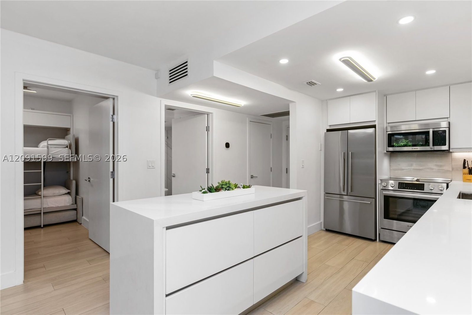 Real estate property located at 2301 Collins Ave #318, Miami-dade, Roney Palace Condo, Miami Beach, FL