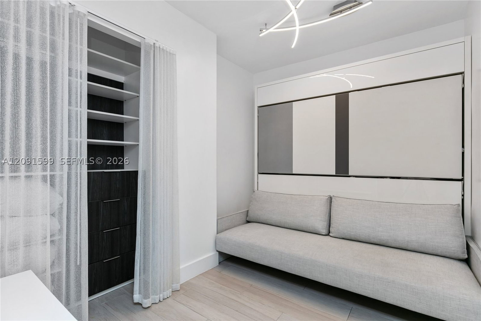 Real estate property located at 2301 Collins Ave #318, Miami-dade, Roney Palace Condo, Miami Beach, FL