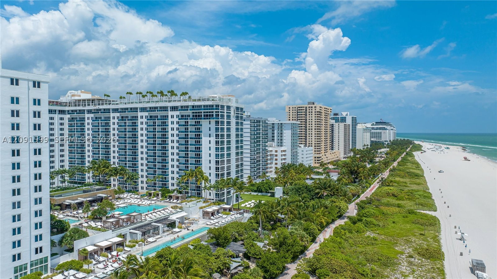 Real estate property located at 2301 Collins Ave #318, Miami-dade, Roney Palace Condo, Miami Beach, FL