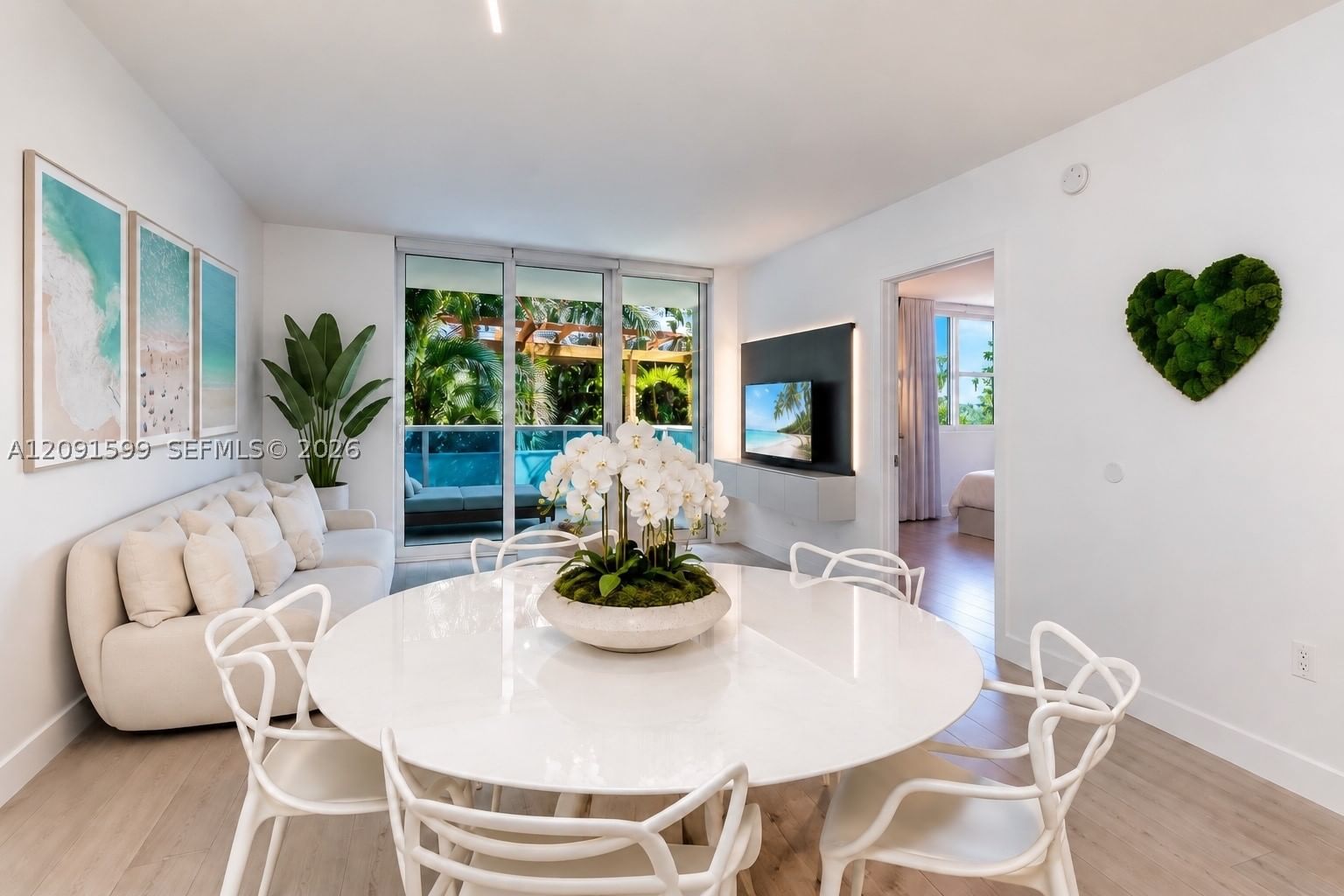 Real estate property located at 2301 Collins Ave #318, Miami-dade, Roney Palace Condo, Miami Beach, FL