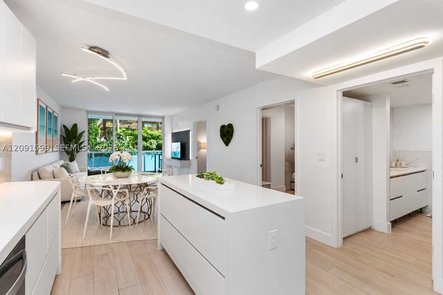 Real estate property located at 2301 Collins Ave #318, Miami-dade, Roney Palace Condo, Miami Beach, FL
