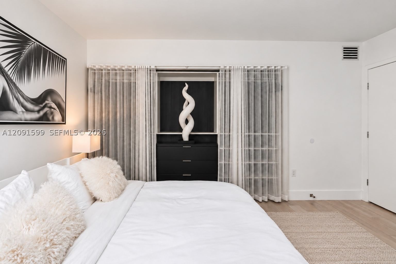 Real estate property located at 2301 Collins Ave #318, Miami-dade, Roney Palace Condo, Miami Beach, FL