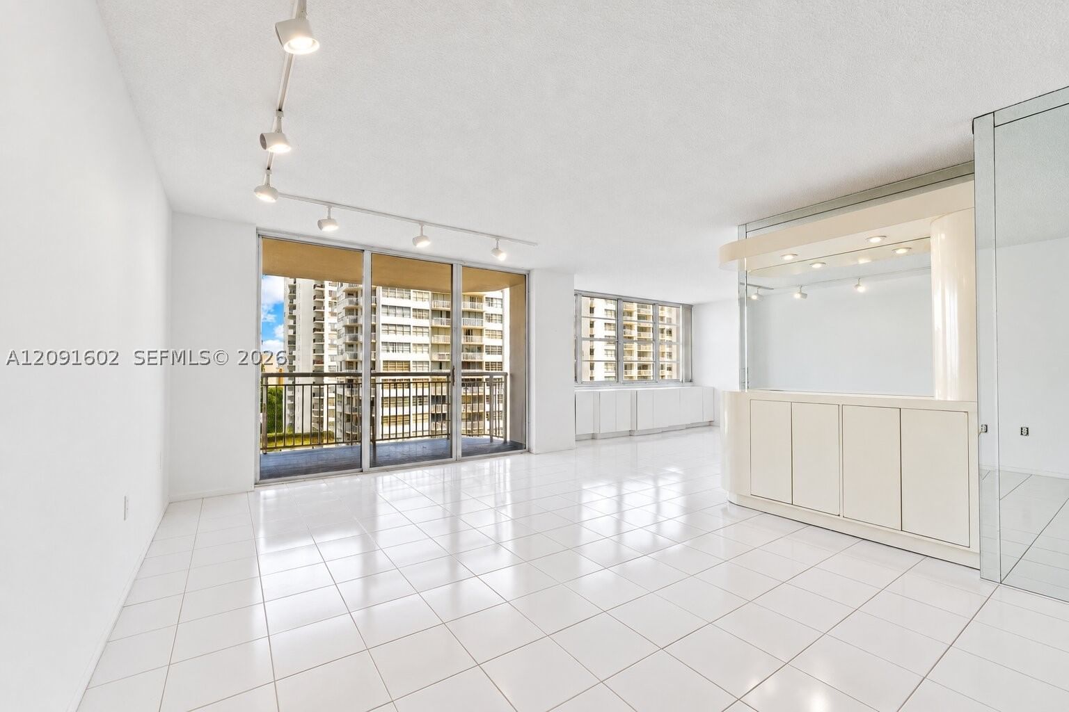 Real estate property located at 18021 Biscayne Blvd #1102, Miami-dade, Del Prado Marina, Aventura, FL
