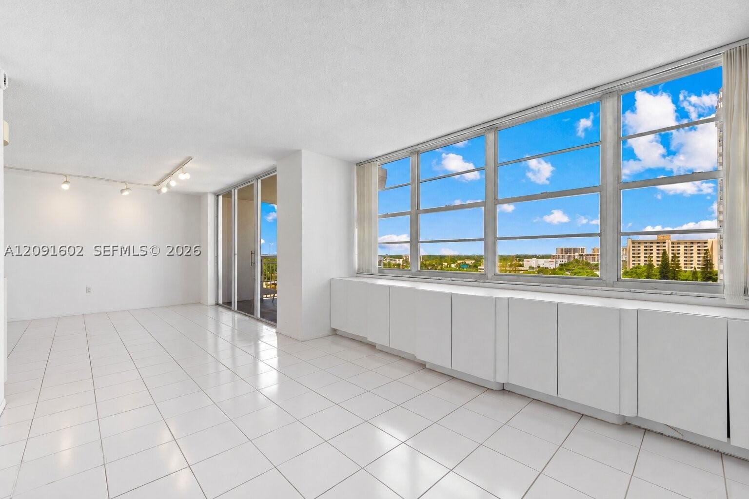 Real estate property located at 18021 Biscayne Blvd #1102, Miami-dade, Del Prado Marina, Aventura, FL