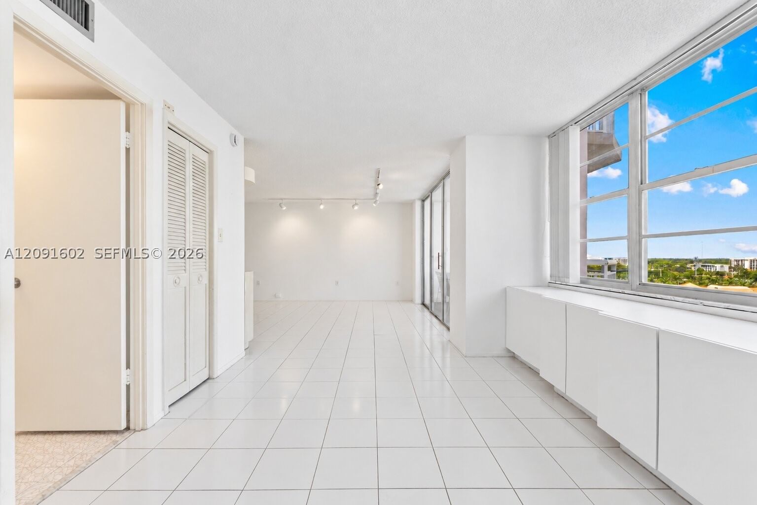 Real estate property located at 18021 Biscayne Blvd #1102, Miami-dade, Del Prado Marina, Aventura, FL