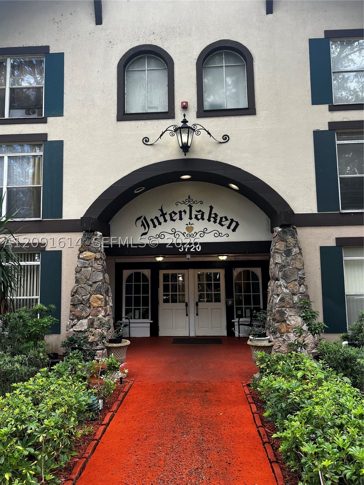 Real estate property located at 3720 Inverrary Dr #1W, Broward, International Village At, Lauderhill, FL
