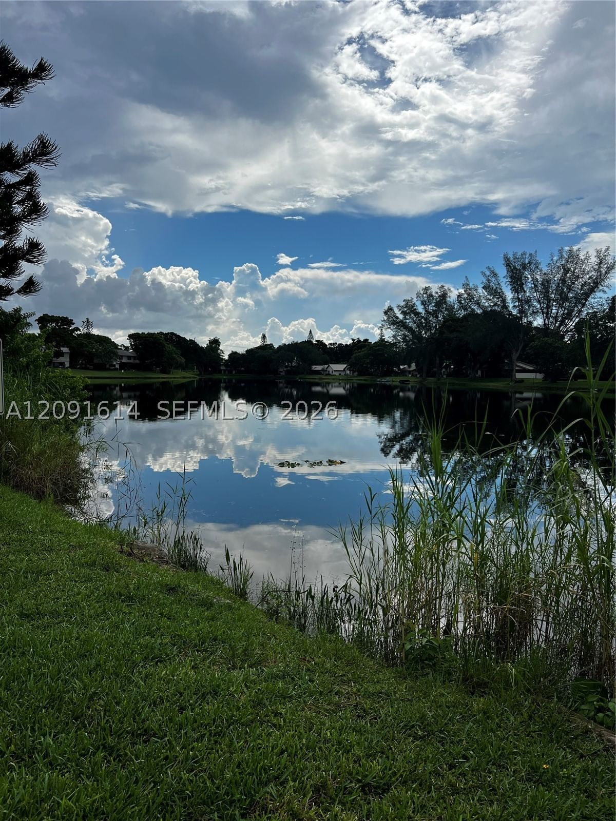 Real estate property located at 3720 Inverrary Dr #1W, Broward, International Village At, Lauderhill, FL