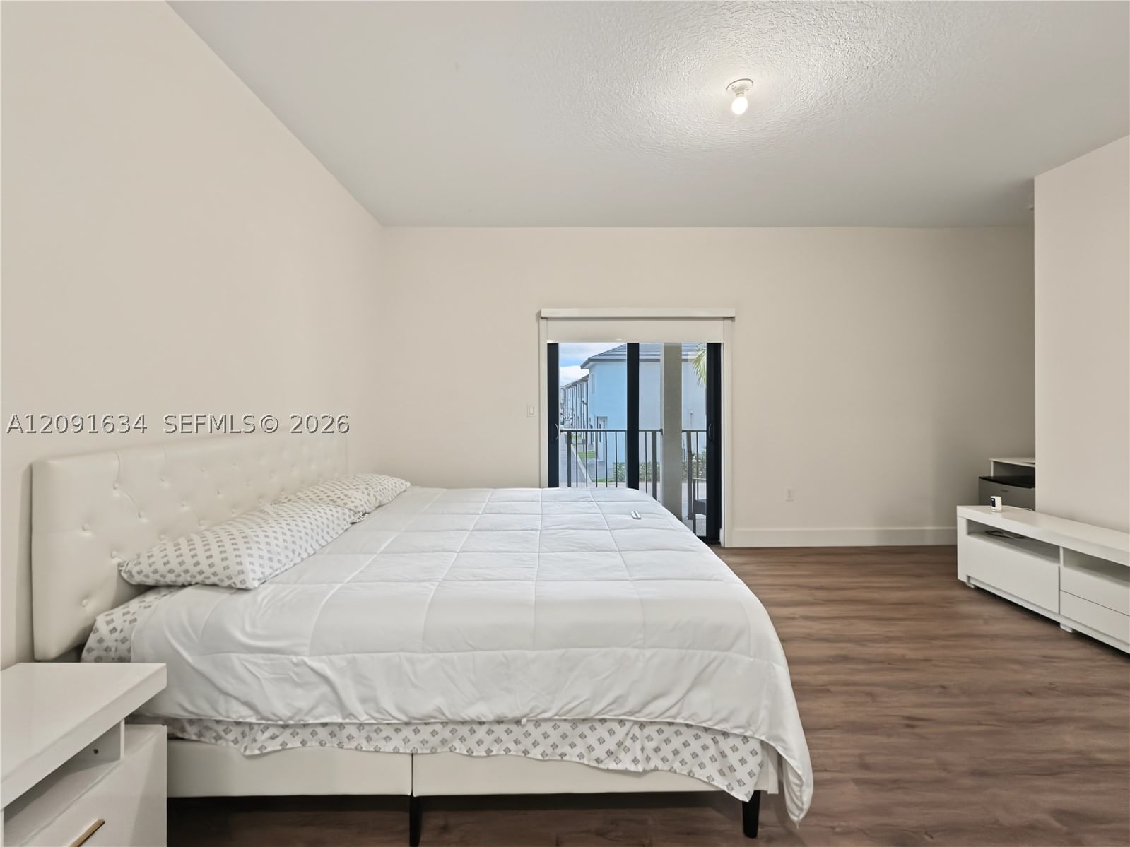 Real estate property located at 4278 82nd Ave, Miami-dade, Downtown Doral South Phas, Doral, FL