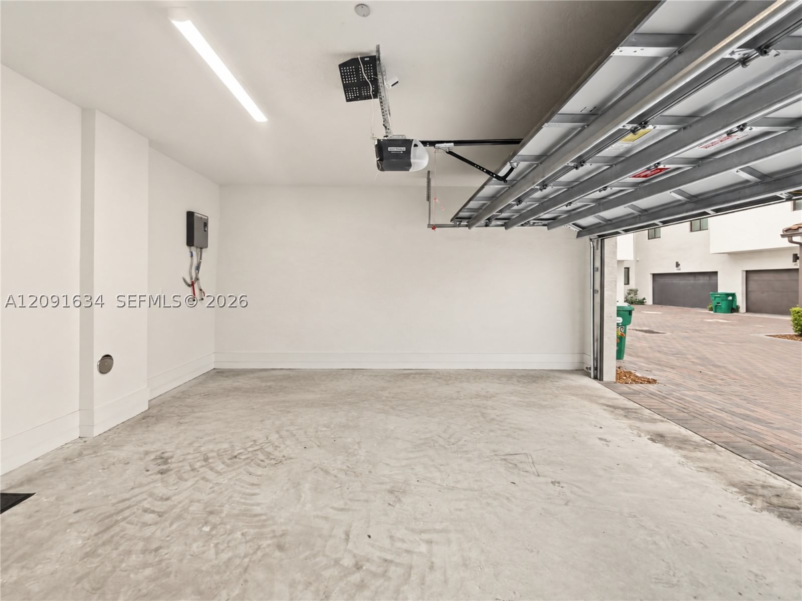 Real estate property located at 4278 82nd Ave, Miami-dade, Downtown Doral South Phas, Doral, FL