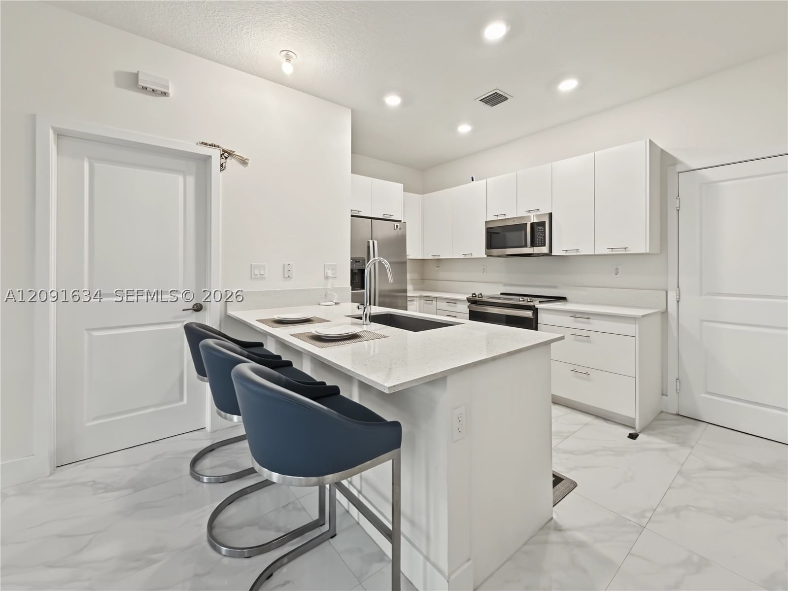Real estate property located at 4278 82nd Ave, Miami-dade, Downtown Doral South Phas, Doral, FL