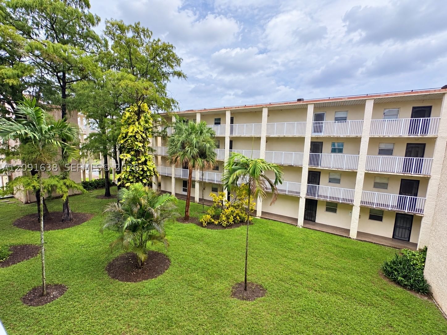 Real estate property located at 2800 56th Ave F302, Broward, Brookfield Square Condo, Lauderhill, FL