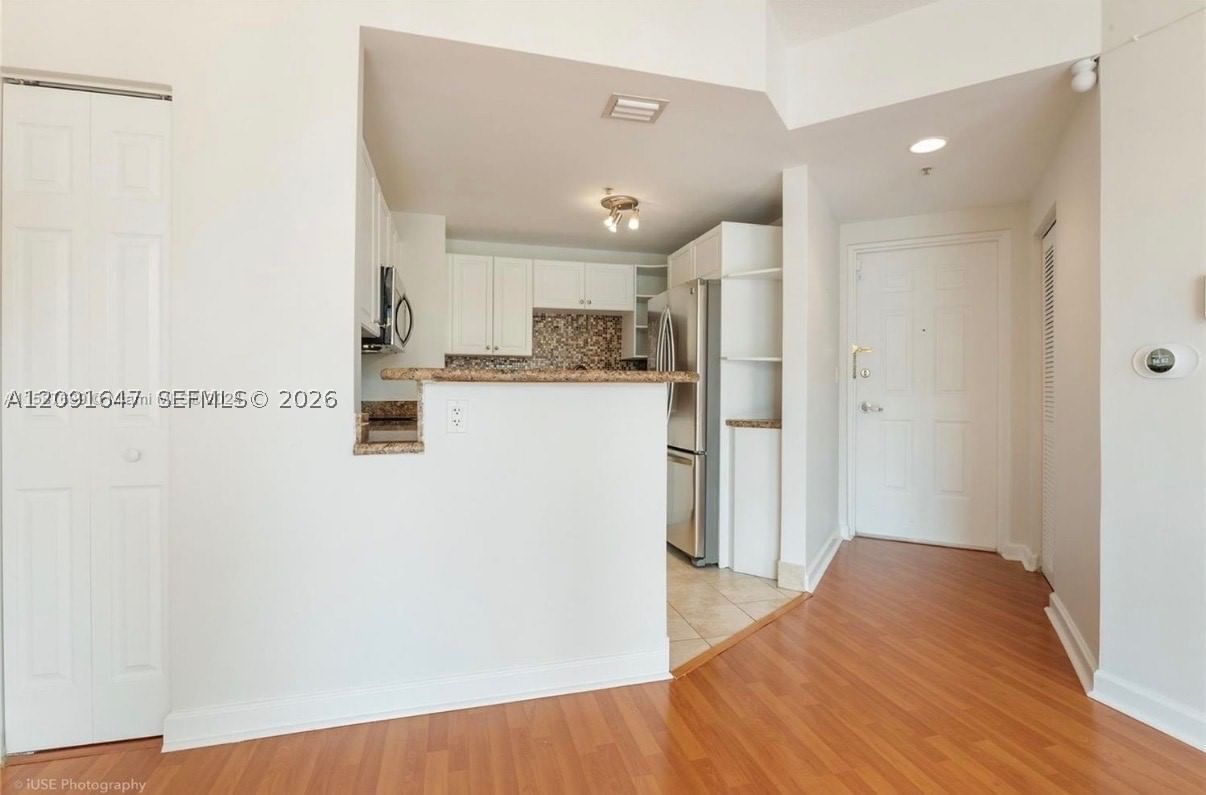 Real estate property located at 357 Almeria Ave #606, Miami-dade, Gables Park Tower, Coral Gables, FL