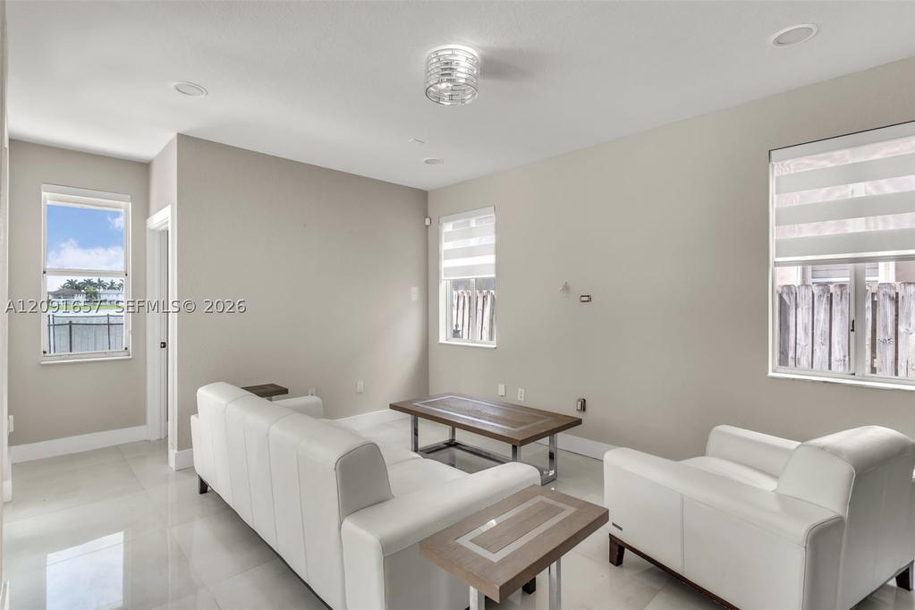 Real estate property located at 6700 164th Ave, Miami-dade, Crestview Lakes 1st Addn, Miami, FL