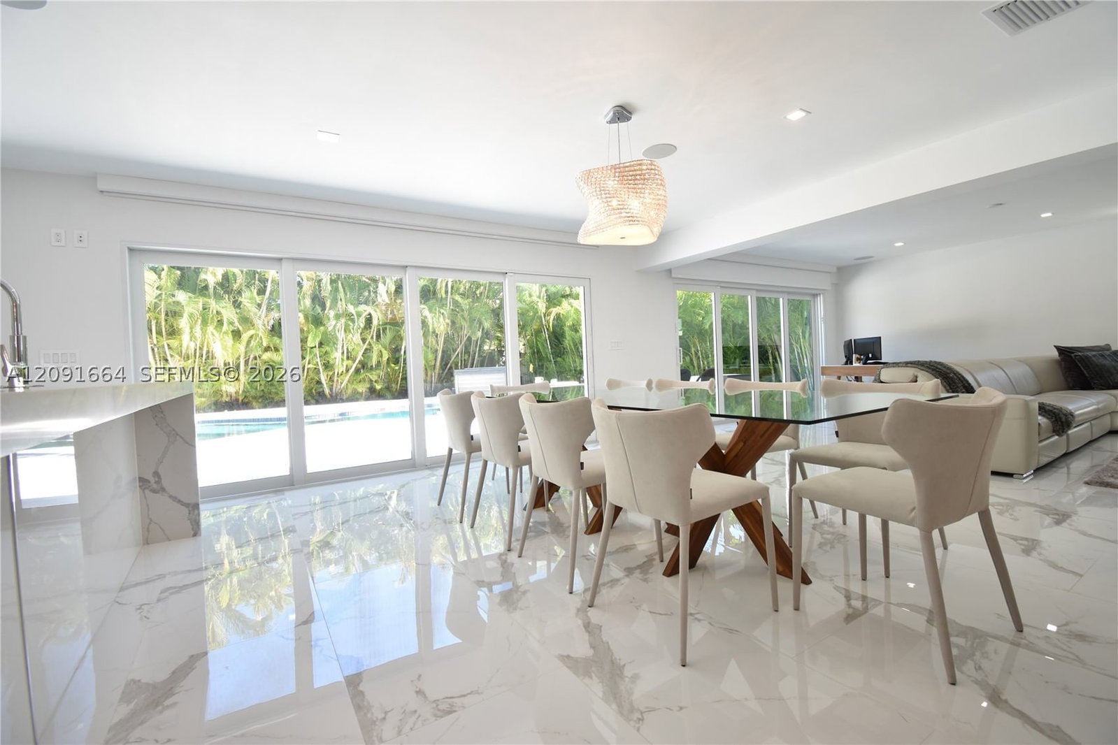 Real estate property located at 20501 22nd Pl, Miami-dade, Highland Oak Gardens Sec, Miami, FL