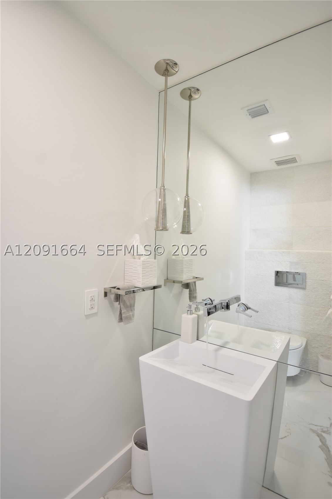 Real estate property located at 20501 22nd Pl, Miami-dade, Highland Oak Gardens Sec, Miami, FL