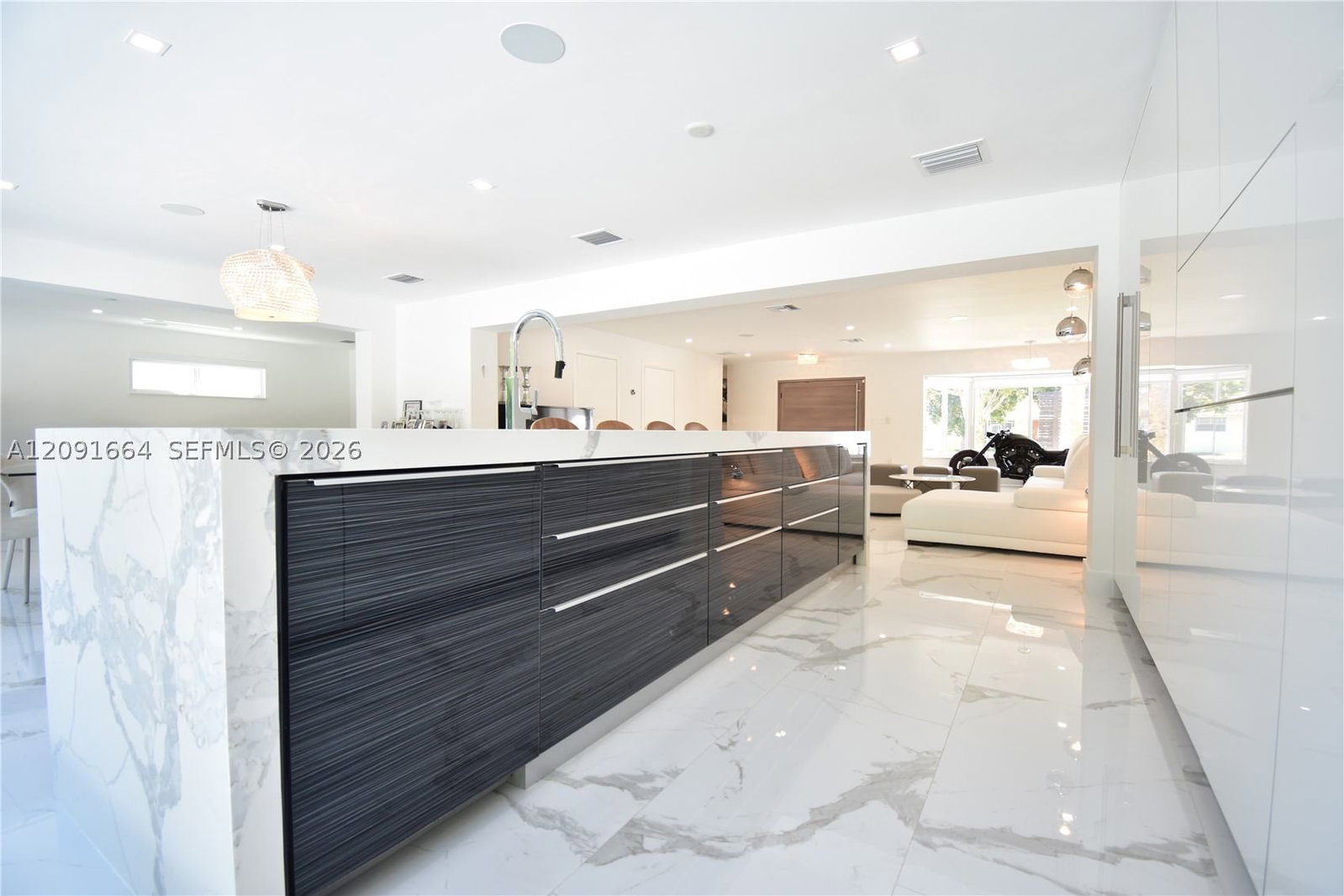 Real estate property located at 20501 22nd Pl, Miami-dade, Highland Oak Gardens Sec, Miami, FL