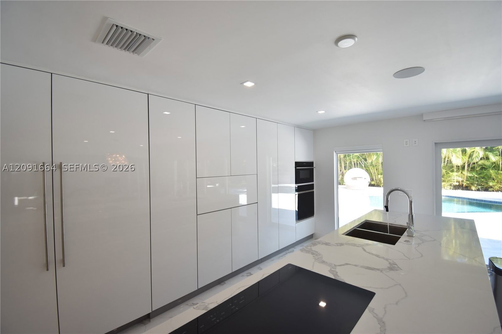 Real estate property located at 20501 22nd Pl, Miami-dade, Highland Oak Gardens Sec, Miami, FL